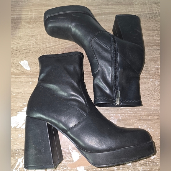 Steve Madden Ever Retro Y2K Inspired Platform Boots Black Ankle Bootie Size 9 - Picture 5 of 10